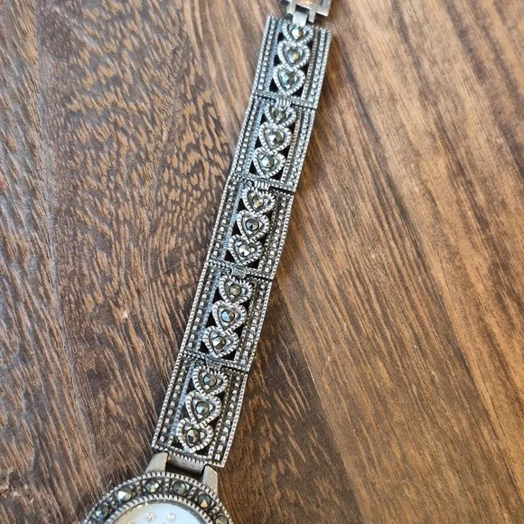 Vintage 925 Marcasite Heart Detail Chain Link Round Face Watch New Battery - Picture 6 of 12
